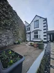 Llangollen Retreat With Stunning Views of the Castle - 3-Star