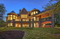 Spacious Waterfront House With Private hot Tub, Sauna, Pool Table - 4 tähden