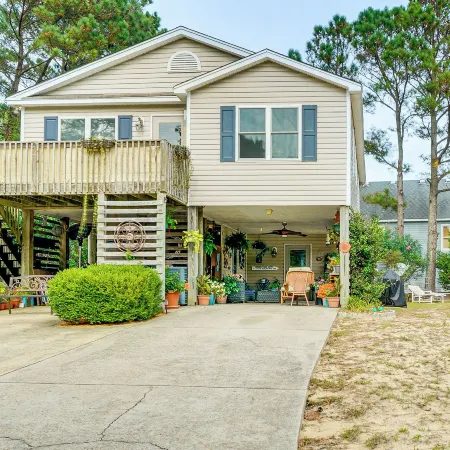 Nags Head Apt with Patio - 1/2 Mile Walk to Beach!