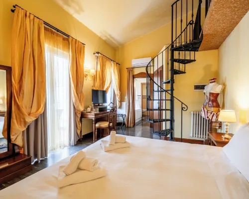 Hotel Serenella Hotels near البلدة القديمة
