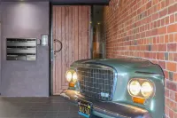 Iconic Warehouse Apartment~CBDEdge~2Bed/2Bath/1Car - 3-Star