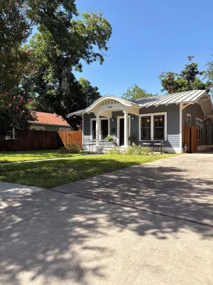 Boutique 1925 Craftsman • Downtown • Garden Retreat - 4-Star