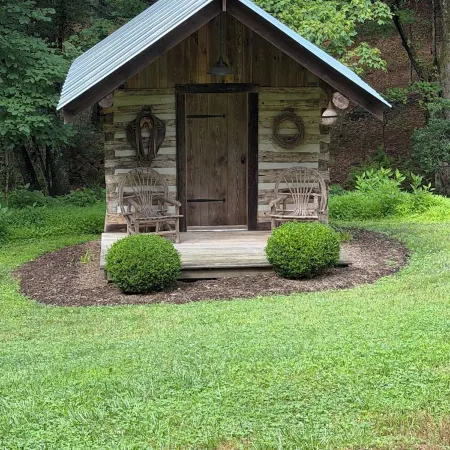Little Creek Cabin, 2 bedrooms, 1.5 Baths (Sleeps 4)