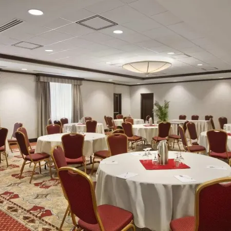 Homewood Suites by Hilton Toronto Airport Corporate Centre