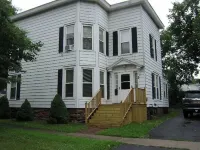 Charming 3-bedroom townhome with WiFi, in central location in Potsdam Village - 무료 와이파이