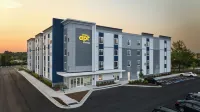 stayAPT Suites Hampton - 2-Star