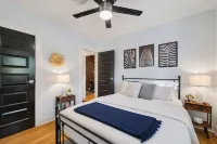 The Glow-up House Pool Spa Glam Room - Boutique