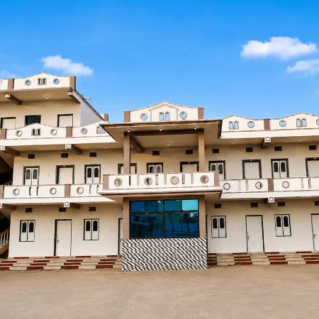 Hotel Seascape Puri Near Beach
