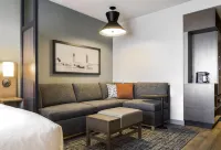 Hyatt Place Sacramento International Airport - parking