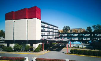Hotel Ruby Foo's