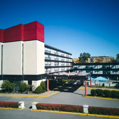 Hotel Ruby Foo's Hotels near Claude-Robillard Sports Complex