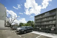 Sky Hotel - Parking