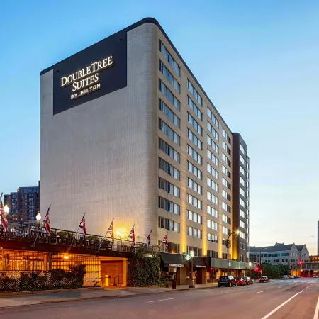 DoubleTree Suites by Hilton Minneapolis