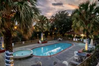 Family Garden Inn & Suites - piscine