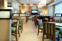 Hampton Inn Alexandria/Pentagon South - breakfast