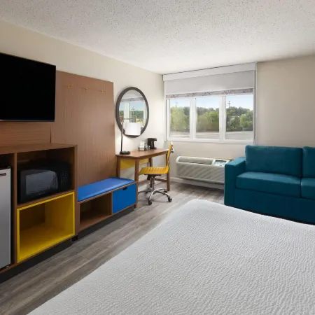 Days Inn & Suites by Wyndham Festus