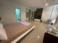BKK TEAK Hostel - 2 ดาว
