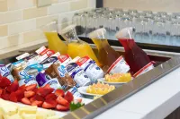 Hilton Garden Inn Burlington-Downtown - breakfast