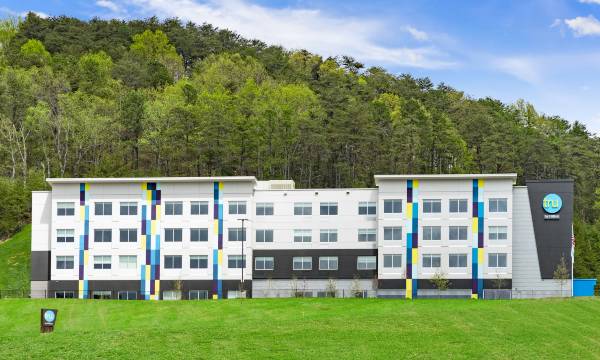 Tru by Hilton Cartersville
