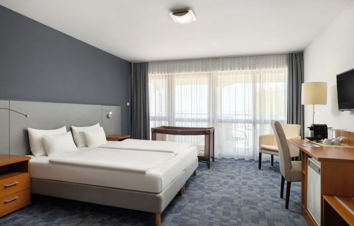 Hotel Yacht Wellness & Business