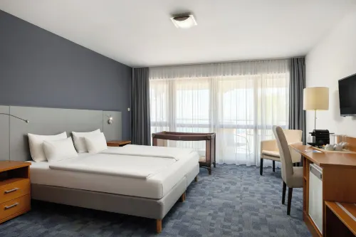 Hotel Yacht Wellness & Business - Parkplatz