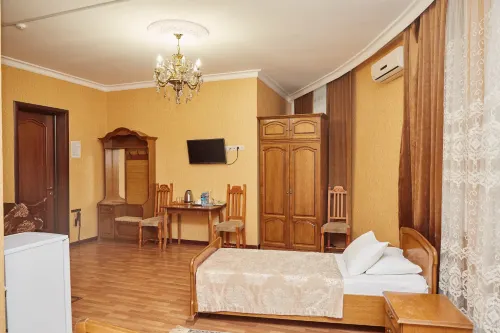 Tarho Hotel - parking