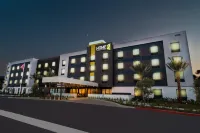 Home2 Suites by Hilton Corona - 3-نجوم