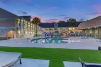 Baymont by Wyndham Pawleys Island - Pool