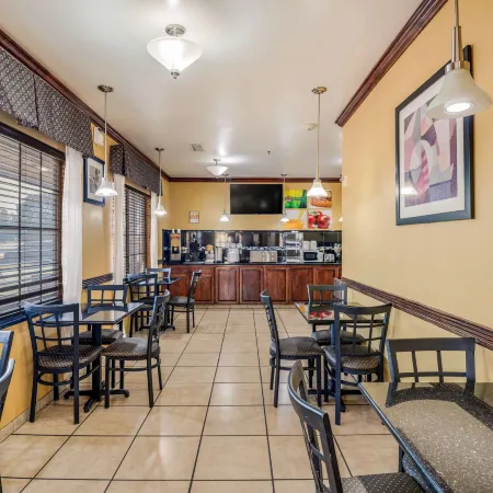 Econo Lodge Lubbock I-27