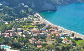 Holiday Studio Apartments Yannis on Agios Gordios Beach in Corfu