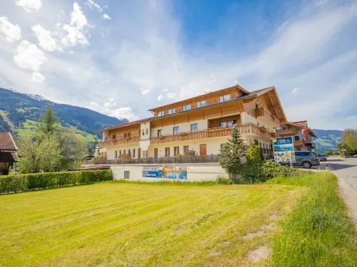 Lechners Wohnwelt Hotels in Stumm