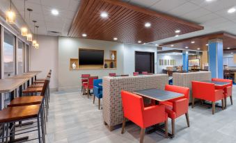 Holiday Inn Express & Suites Wooster