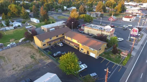 Townhouse Inn & Suites Hotels in Altamont