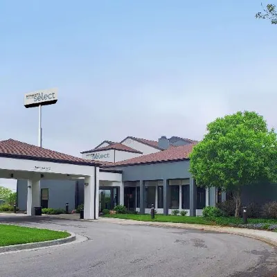 Sonesta Select Kansas City South Overland Park Hotels near Kansas City Zoo & Aquarium