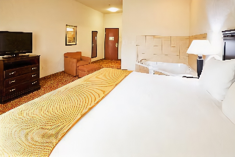 Comfort Inn & Suites Denison - Lake Texoma