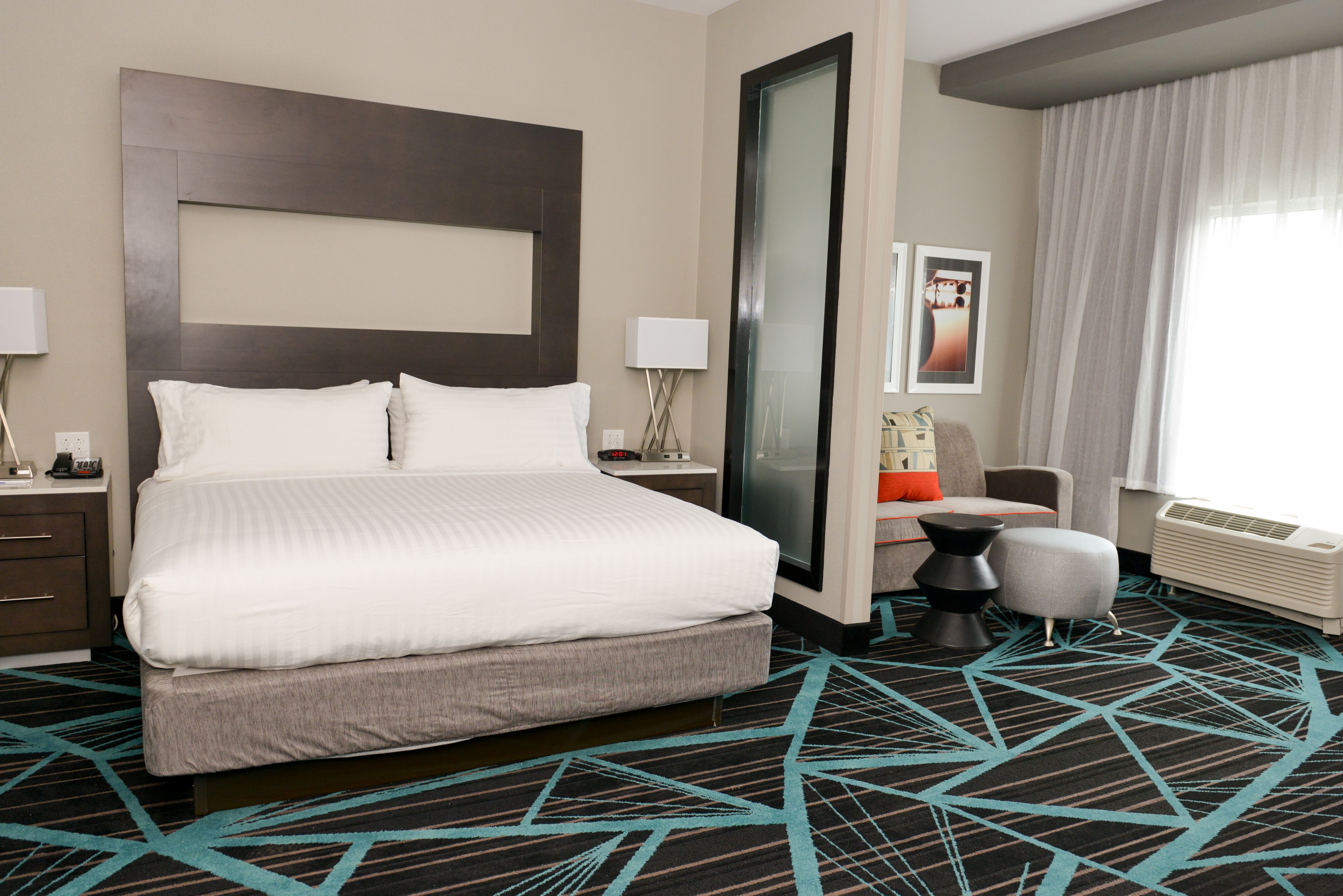 Holiday Inn Express & Suites - Charlotte Airport, an Ihg Hotel