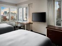 Hilton New York/Downtown Brooklyn Hotels near Junior's Cheesecake