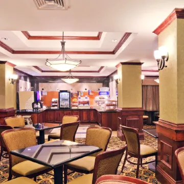 Holiday Inn Express & Suites SHAWNEE I-40 by IHG