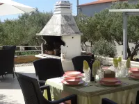 Ilsad Apartments. Apartment with Pool 80 Meters from Sea. Great Location.