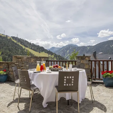 Eira Ski Lodge