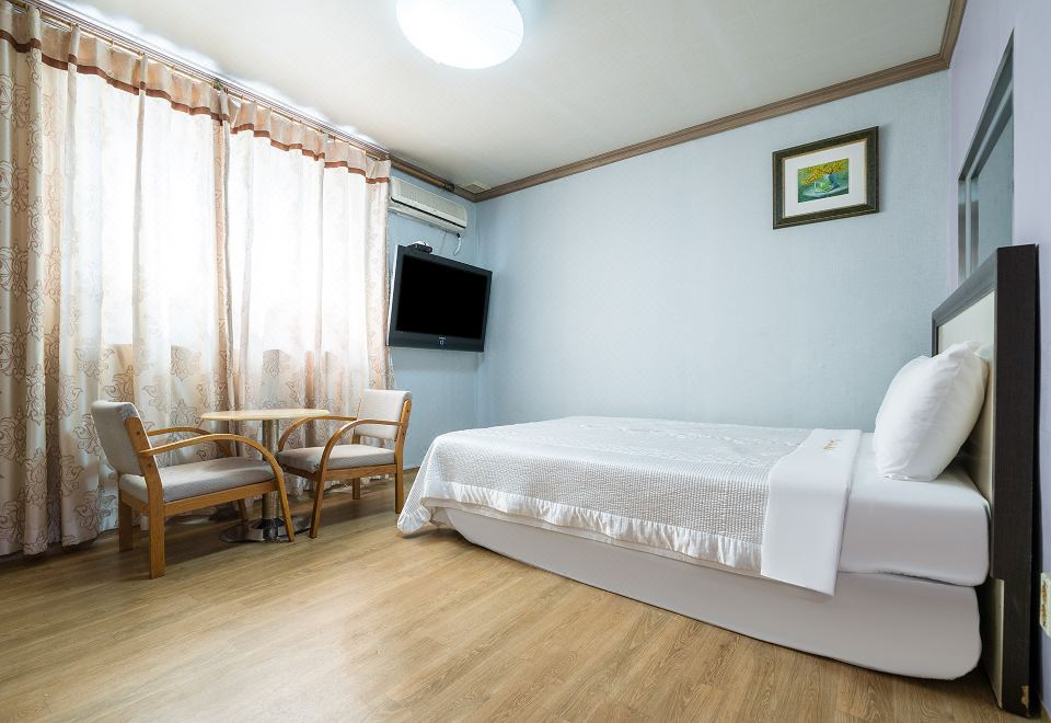 꿈의궁전모텔 썸네일