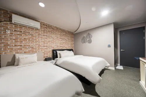 Gunsan Hotel May Hotels in Gunsan-si