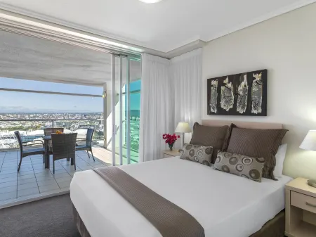 Oaks Brisbane Casino Tower Suites