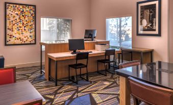 Holiday Inn Express & Suites Reno Airport