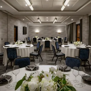 Rand Tower Hotel, Minneapolis, a Tribute Portfolio Hotel
