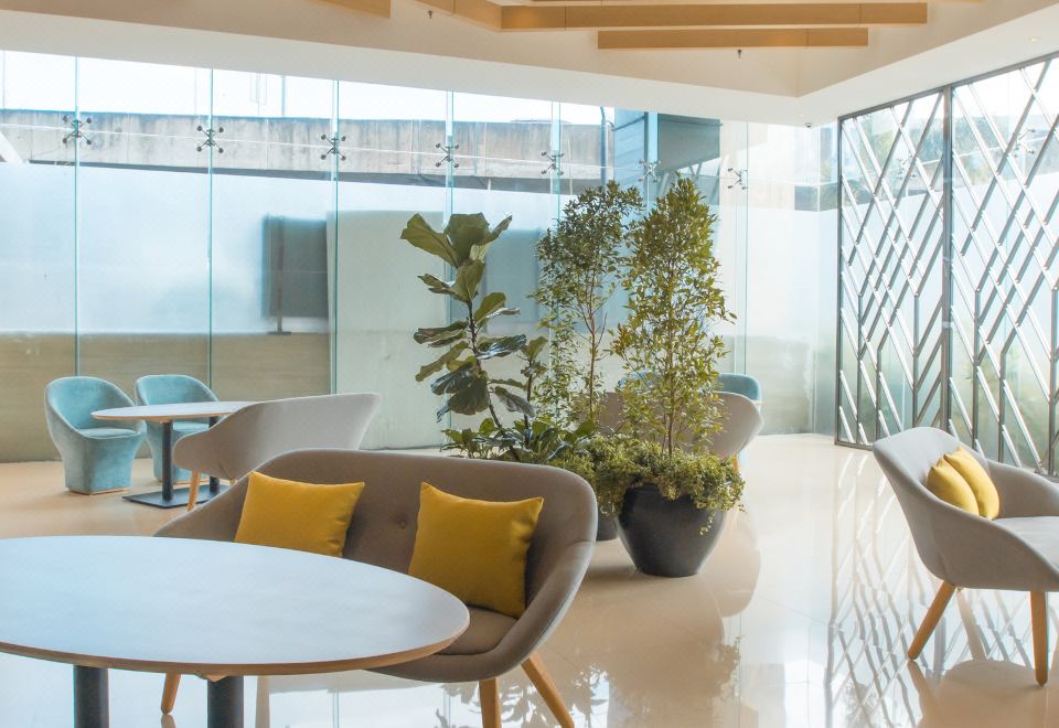 Holiday Inn Express Manila Newport World Resorts 외관 야경