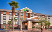 Holiday Inn Express & Suites EL PASO I-10 EAST by IHG - Parking