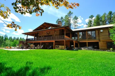 Glacier Homestead Hotels in Flathead County