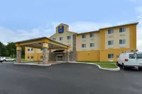 Days Inn & Suites by Wyndham Manheim Lebanon Hotels in Mount Joy Township