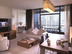 The Radisson Blu Hotel Apartment Dubai Marina